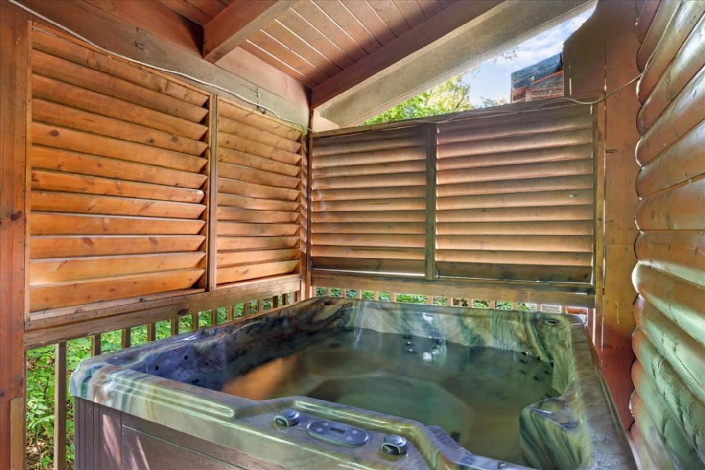 5Br Smoky Cabin Hot Tub, Games, 1 Mi To Parkway Пиджен-Фордж Экстерьер фото