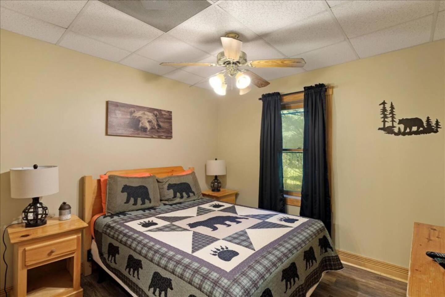 5Br Smoky Cabin Hot Tub, Games, 1 Mi To Parkway Пиджен-Фордж Экстерьер фото