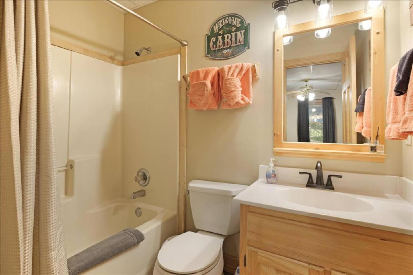 5Br Smoky Cabin Hot Tub, Games, 1 Mi To Parkway Пиджен-Фордж Экстерьер фото