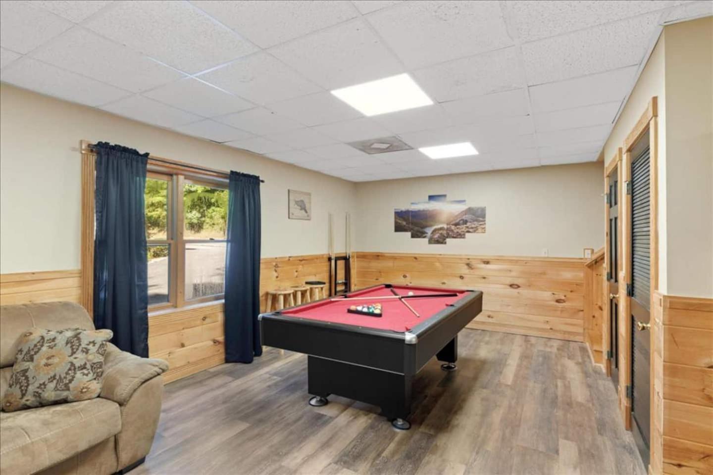 5Br Smoky Cabin Hot Tub, Games, 1 Mi To Parkway Пиджен-Фордж Экстерьер фото
