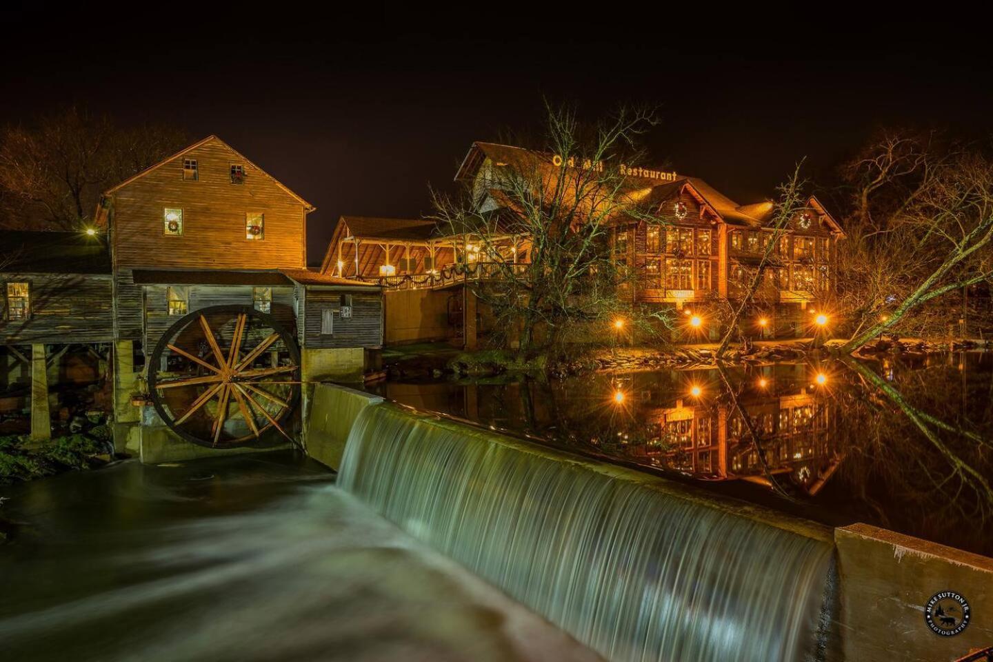 5Br Smoky Cabin Hot Tub, Games, 1 Mi To Parkway Пиджен-Фордж Экстерьер фото