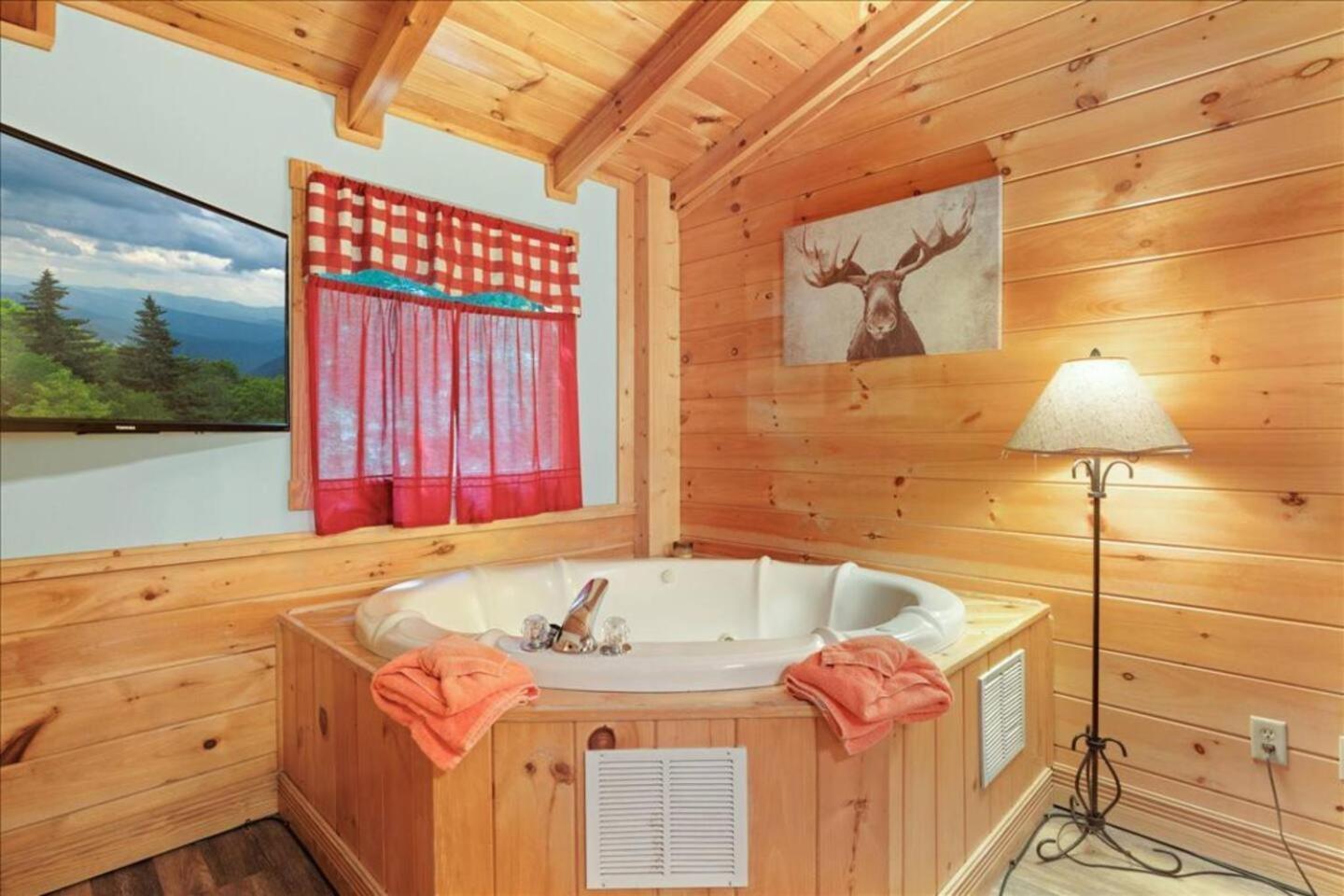 5Br Smoky Cabin Hot Tub, Games, 1 Mi To Parkway Пиджен-Фордж Экстерьер фото