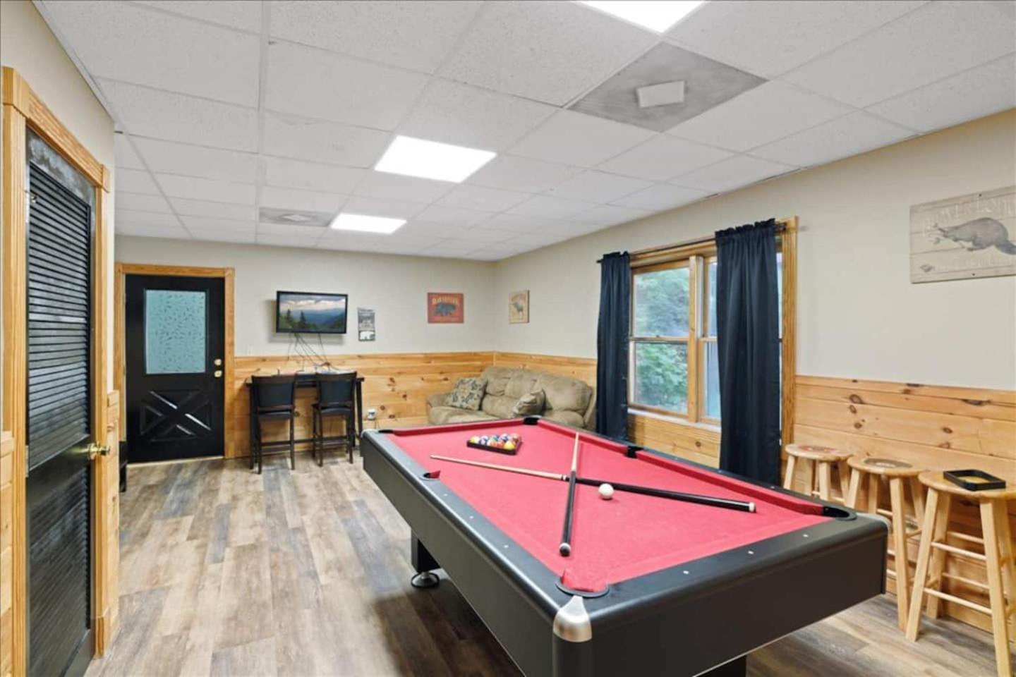 5Br Smoky Cabin Hot Tub, Games, 1 Mi To Parkway Пиджен-Фордж Экстерьер фото