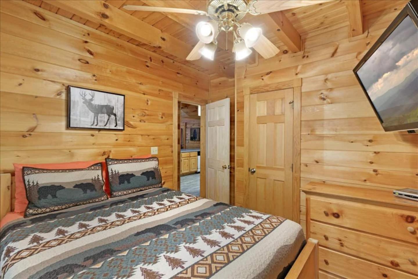 5Br Smoky Cabin Hot Tub, Games, 1 Mi To Parkway Пиджен-Фордж Экстерьер фото